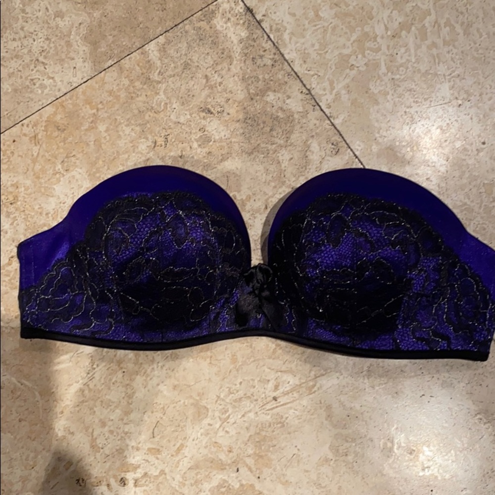 Victoria Secrets Very Sexy bra